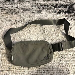 lululemon athletica Olive Crossbody Bag